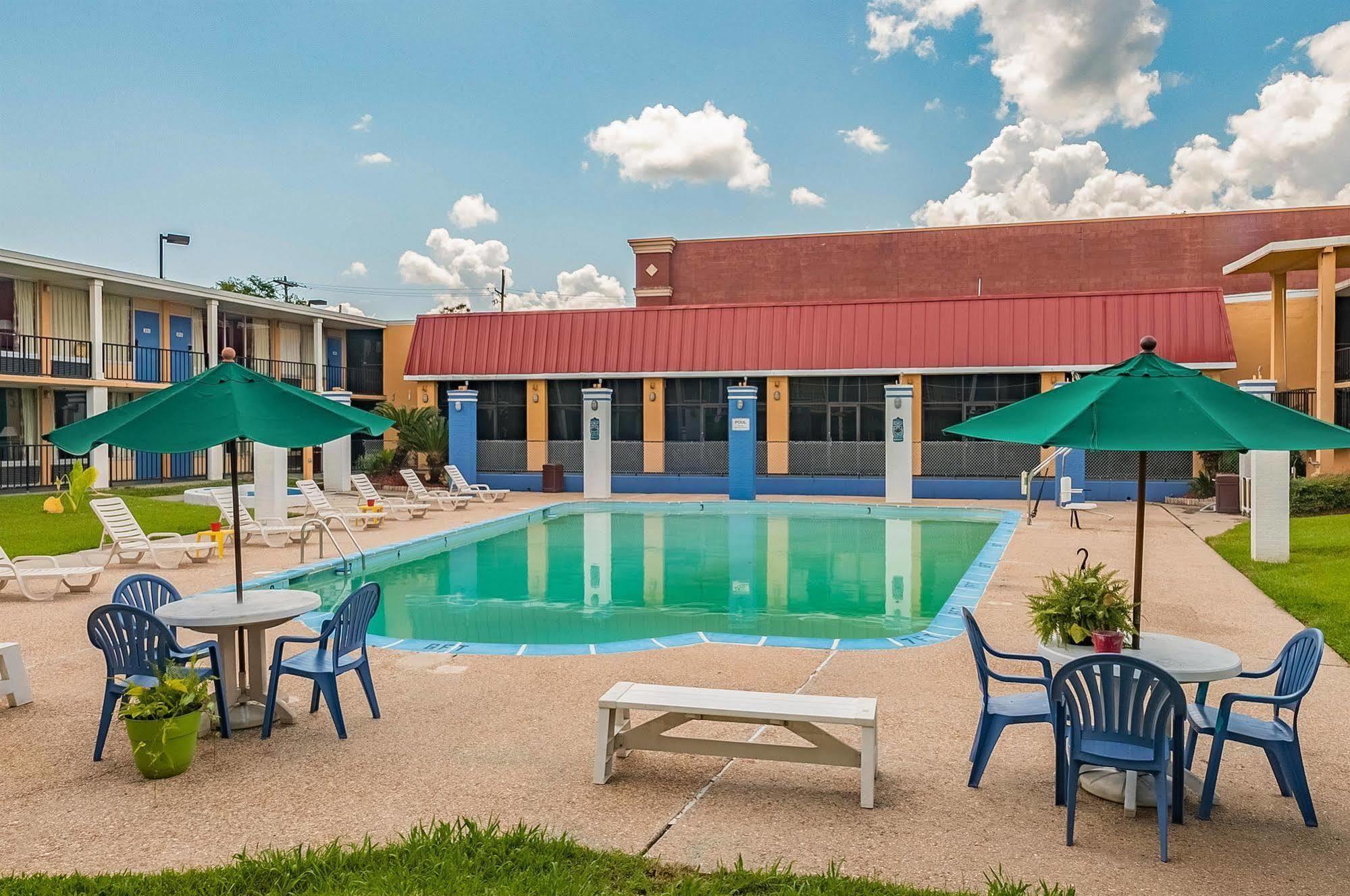 Executive Thibodaux New Orleans Hotel エクステリア 写真